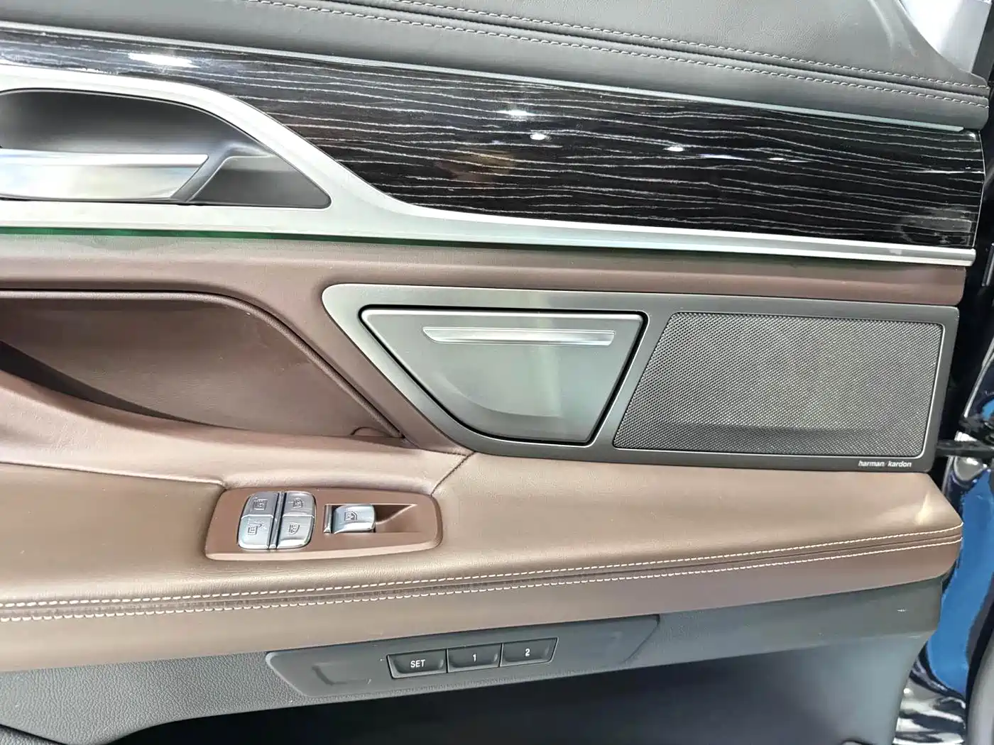 BMW 7 Series 2021 Model 730Li M Sport Package фото 10