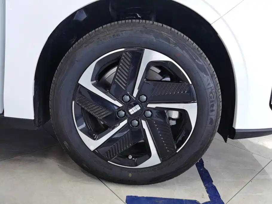Geely Galaxy Galaxy L6 2026 2025 EM-i 140km Starship Edition