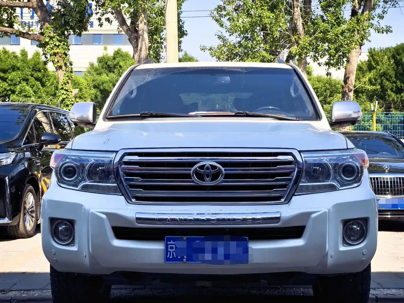 Toyota Land Cruiser (Import) 2015 4.6L V8 Middle East Limited Edition фото 2
