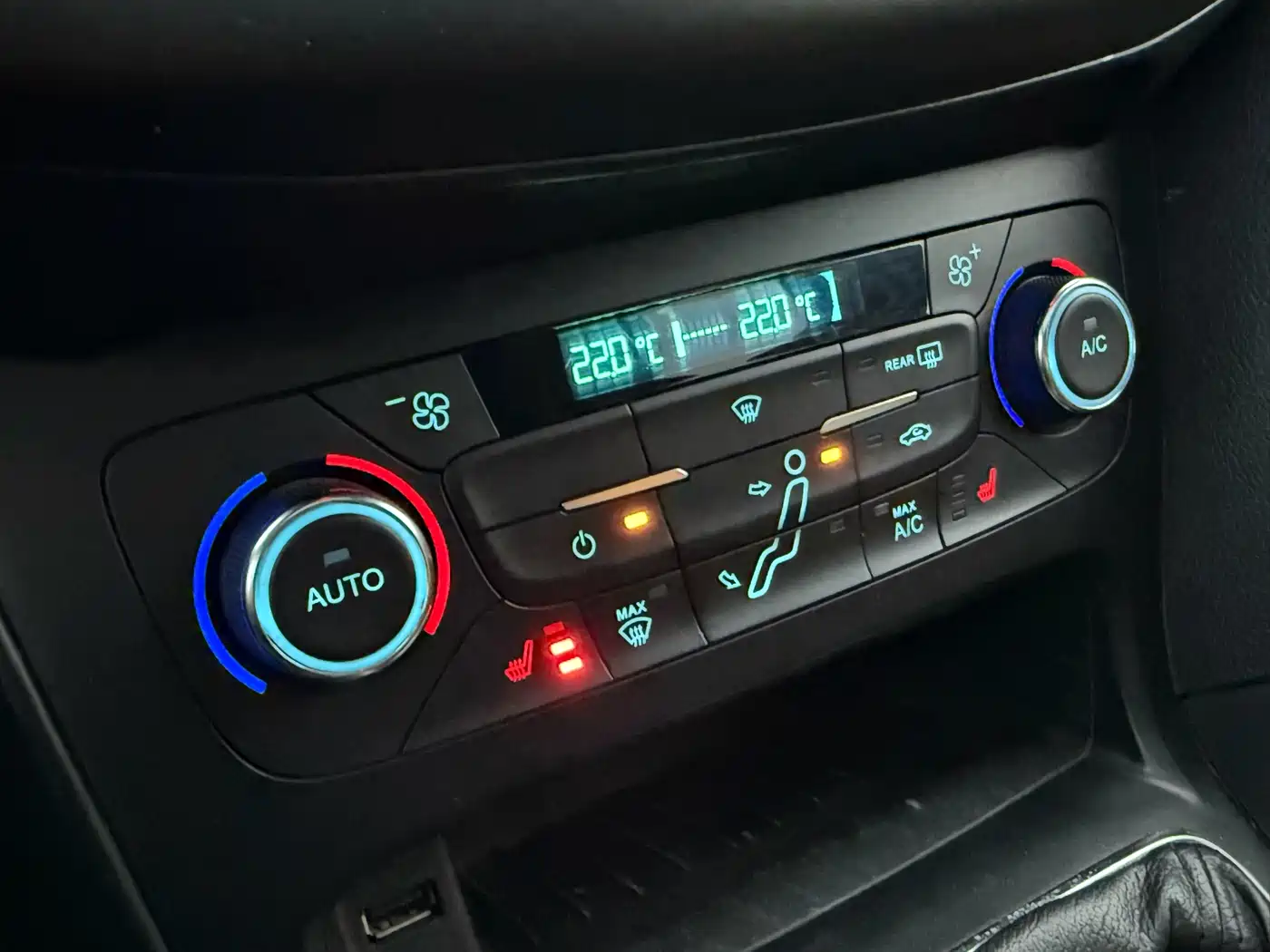 Ford Focus (Import) 2016 2015 2.0T ST Orange Edition