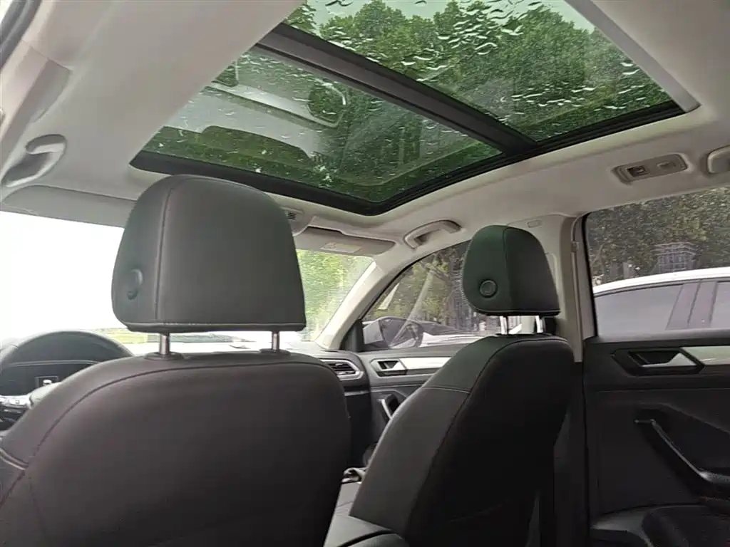 Volkswagen T-ROC 2020 230TSI DSG 2WD Progressive фото 18