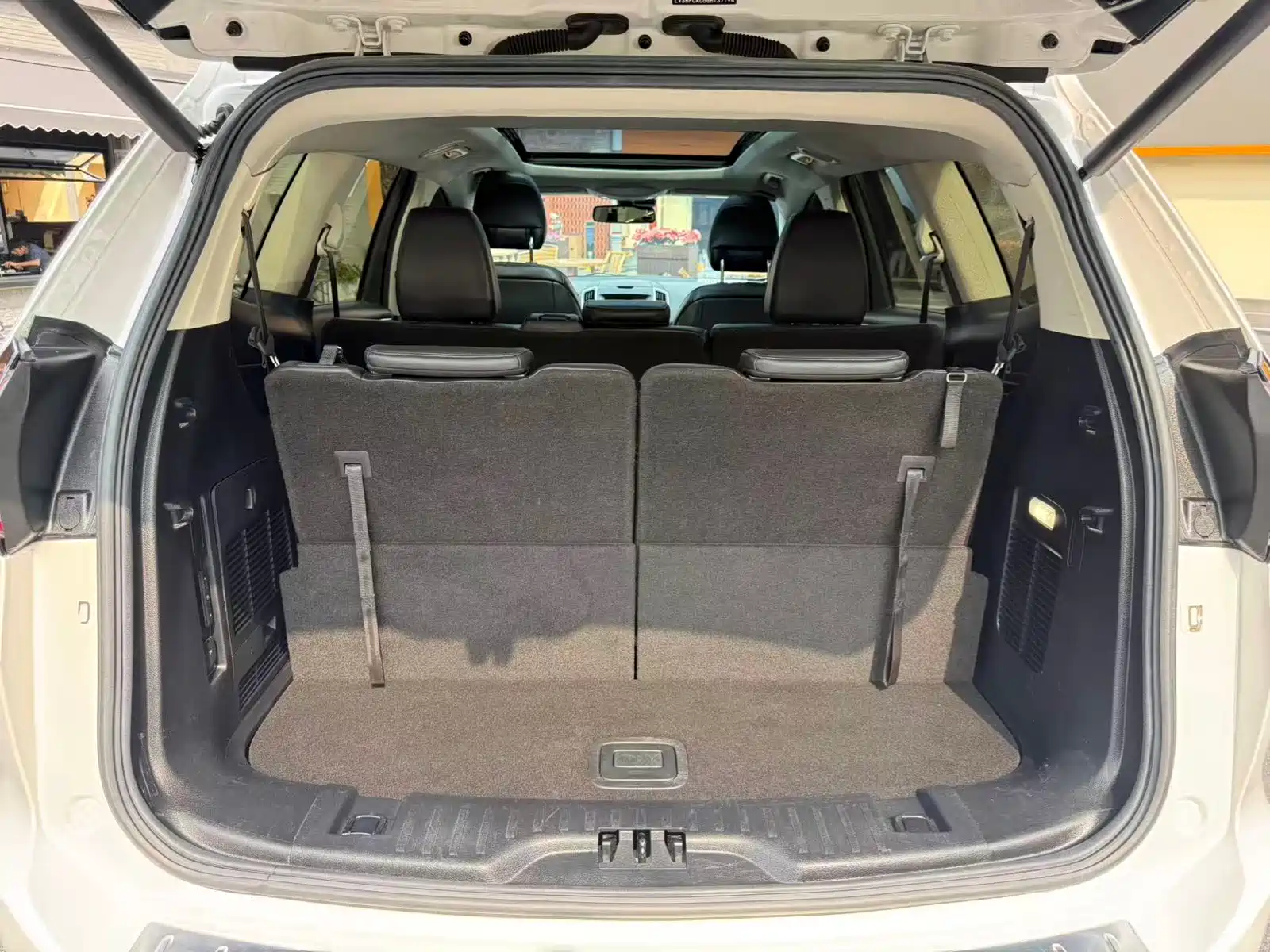 Фото 12 - Ford Edge