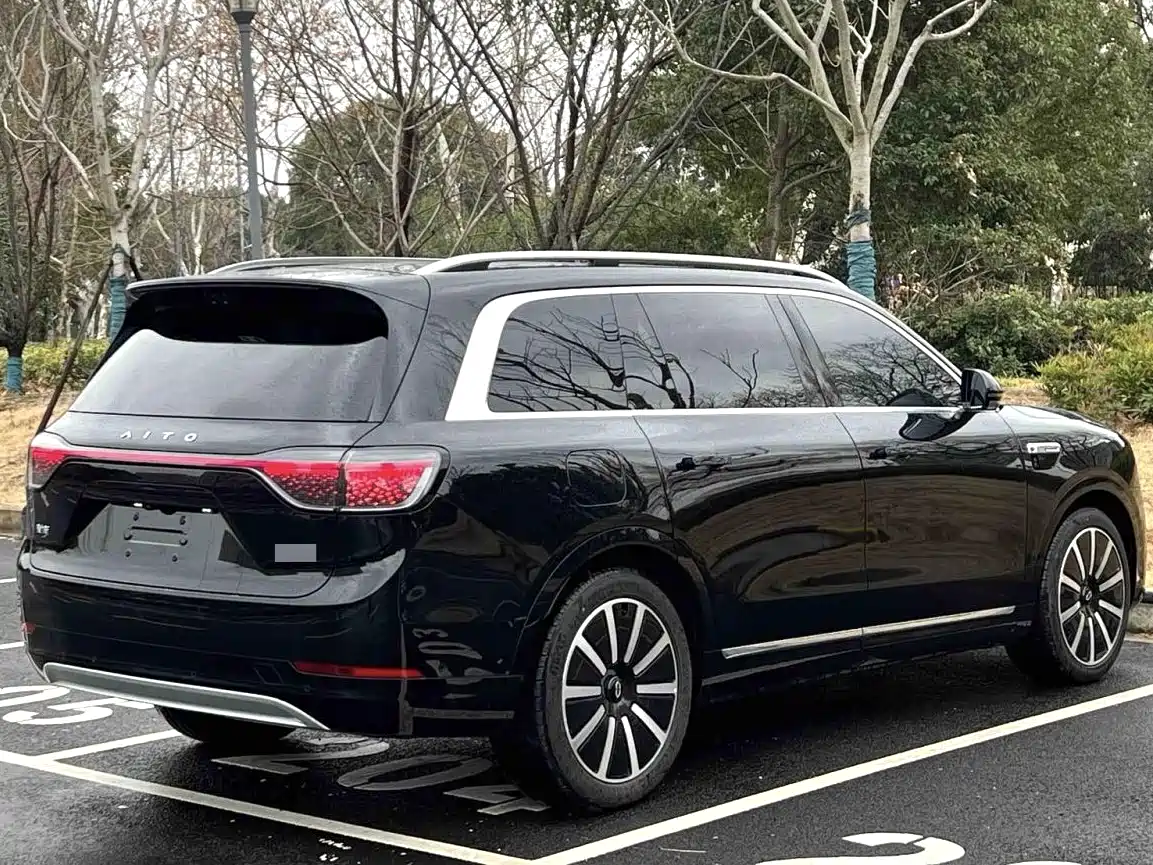 AITO Wenjie AITO M9 2026 Extended Range Ultra Edition 52kWh 6-seater фото 3
