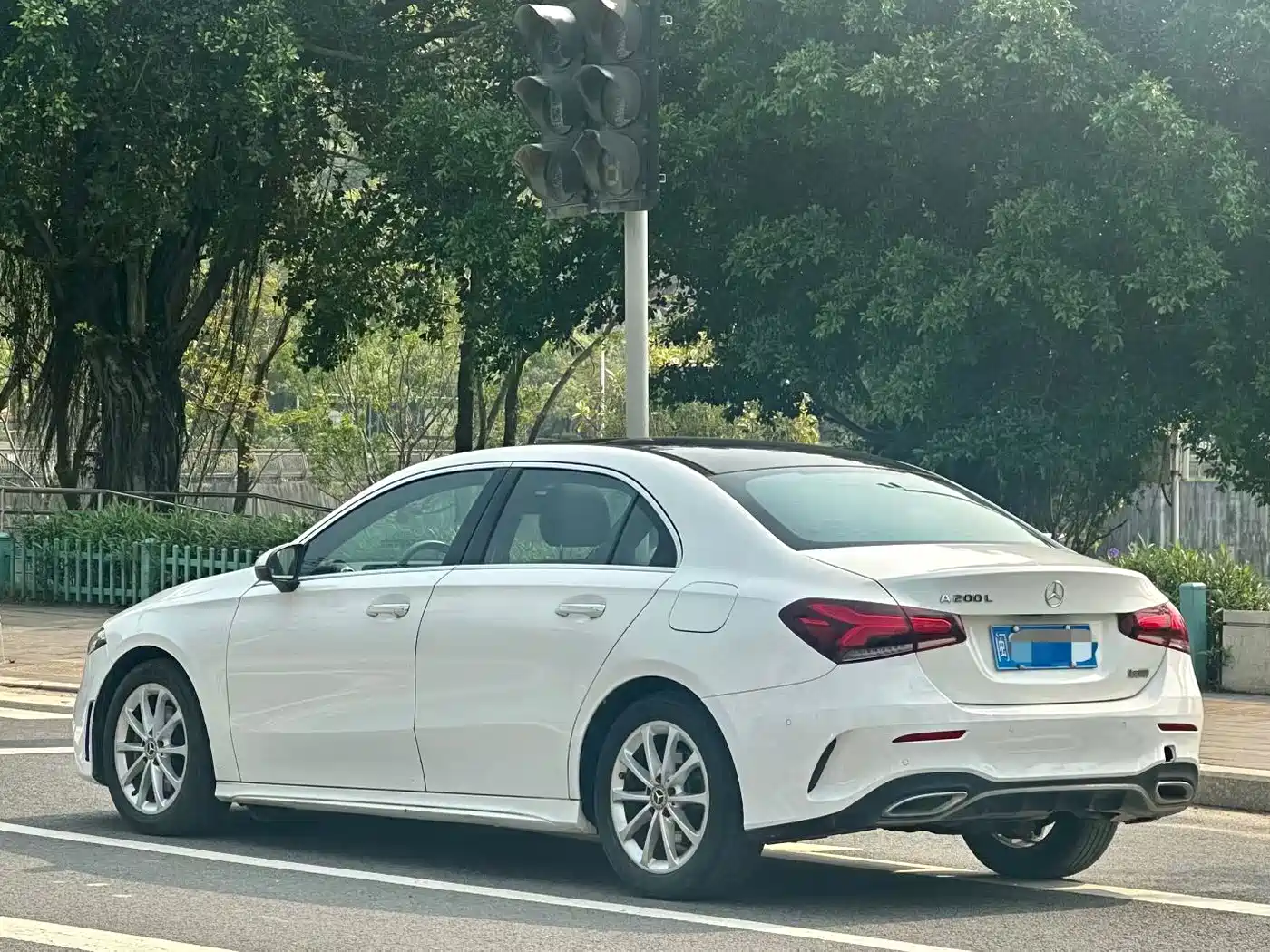 Mercedes-Benz A-Class 2020 A 200 L Sport Sedan фото 4