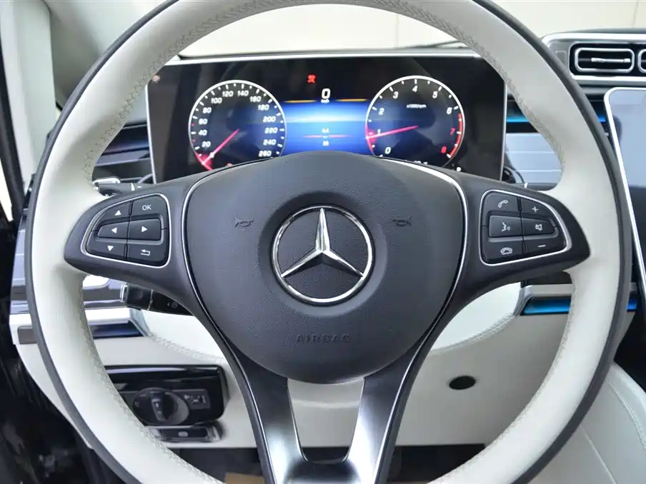 Mercedes-Benz Vito 2023 2.0T Business 7-Seater фото 8