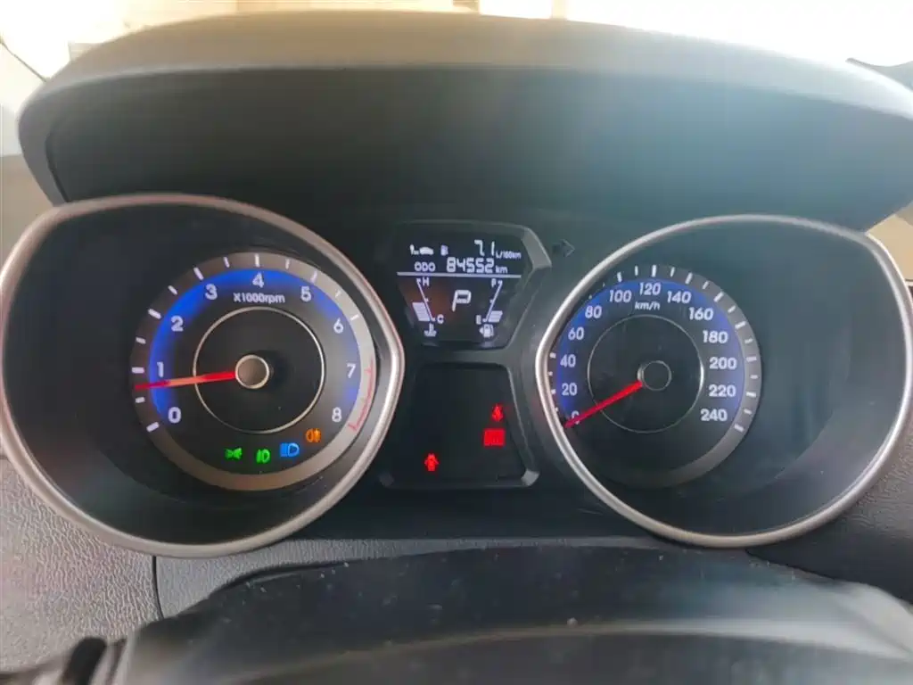 Hyundai Langdong 2016 1.6L Automatic Smart Edition фото 12