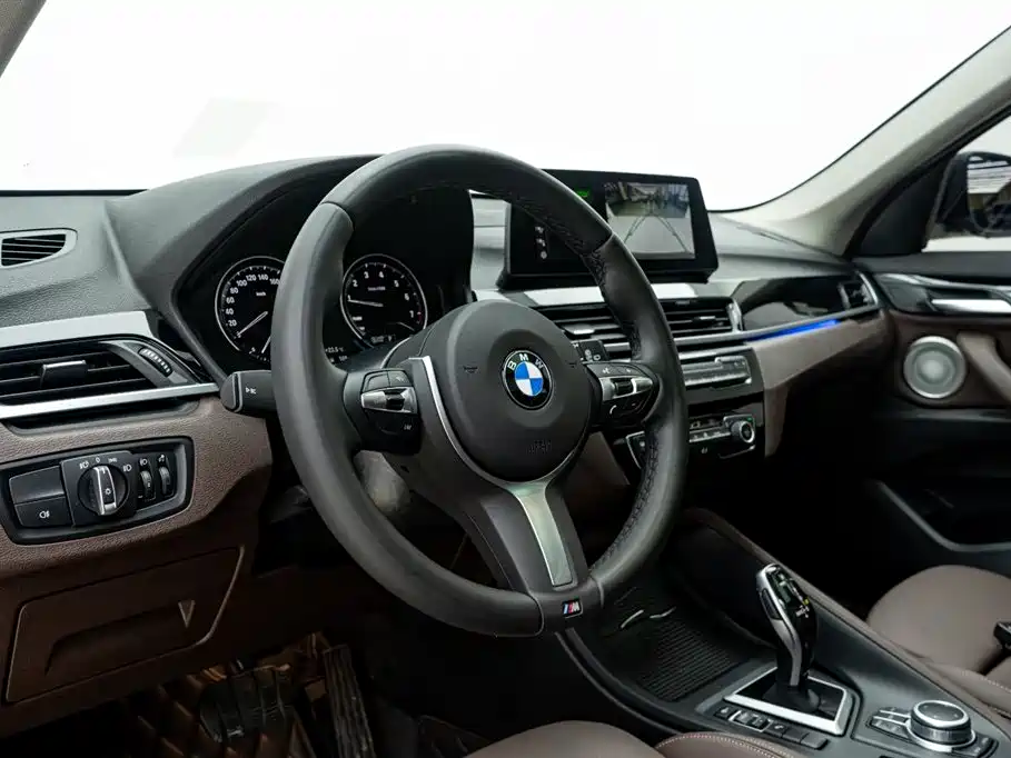 BMW X1 2022 sDrive25Li Leading фото 24