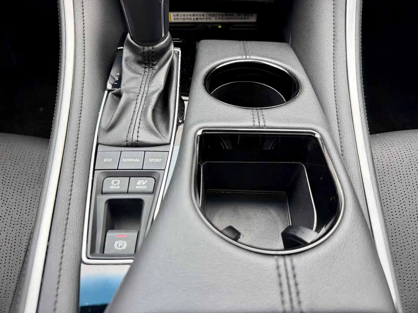 Toyota Avalon 2022 Hybrid 2.5L Luxury Edition фото 21