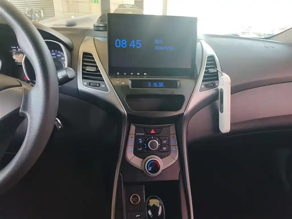 Hyundai Langdong 2016 1.6L Automatic Smart Edition фото 13
