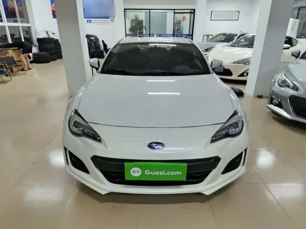 Фото 3 - Subaru BRZ