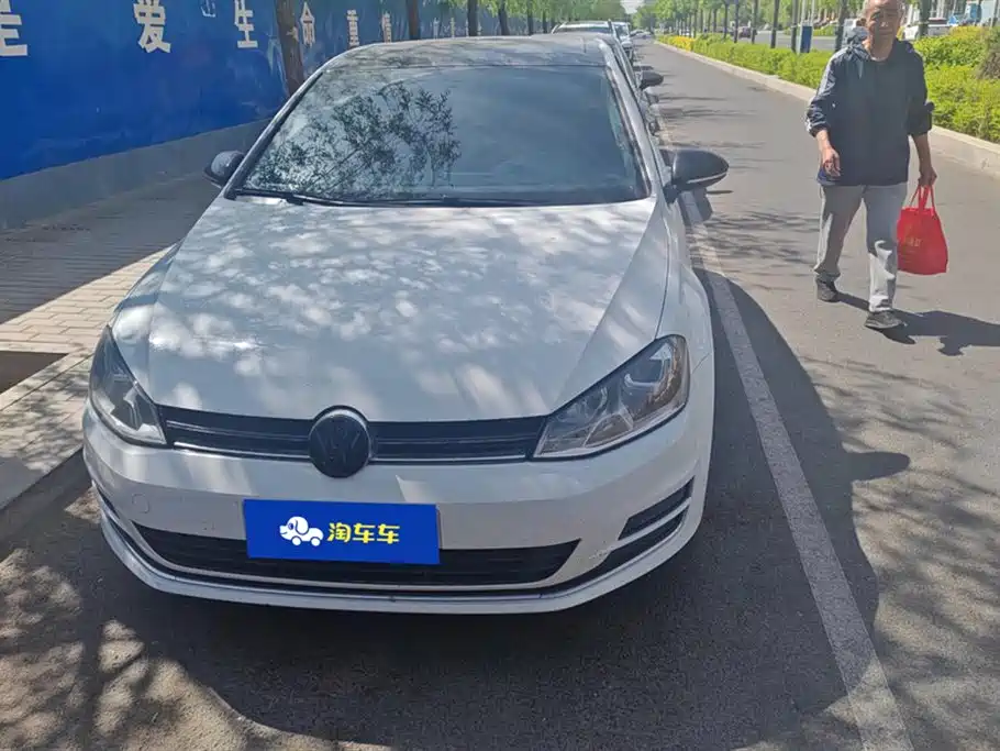 Volkswagen Golf 2016 230TSI Automatic Comfort фото 2