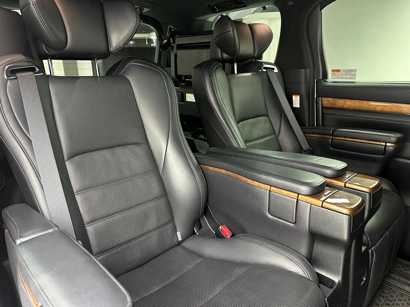 Toyota Alphard 2015 3.5L Premium Edition фото 14