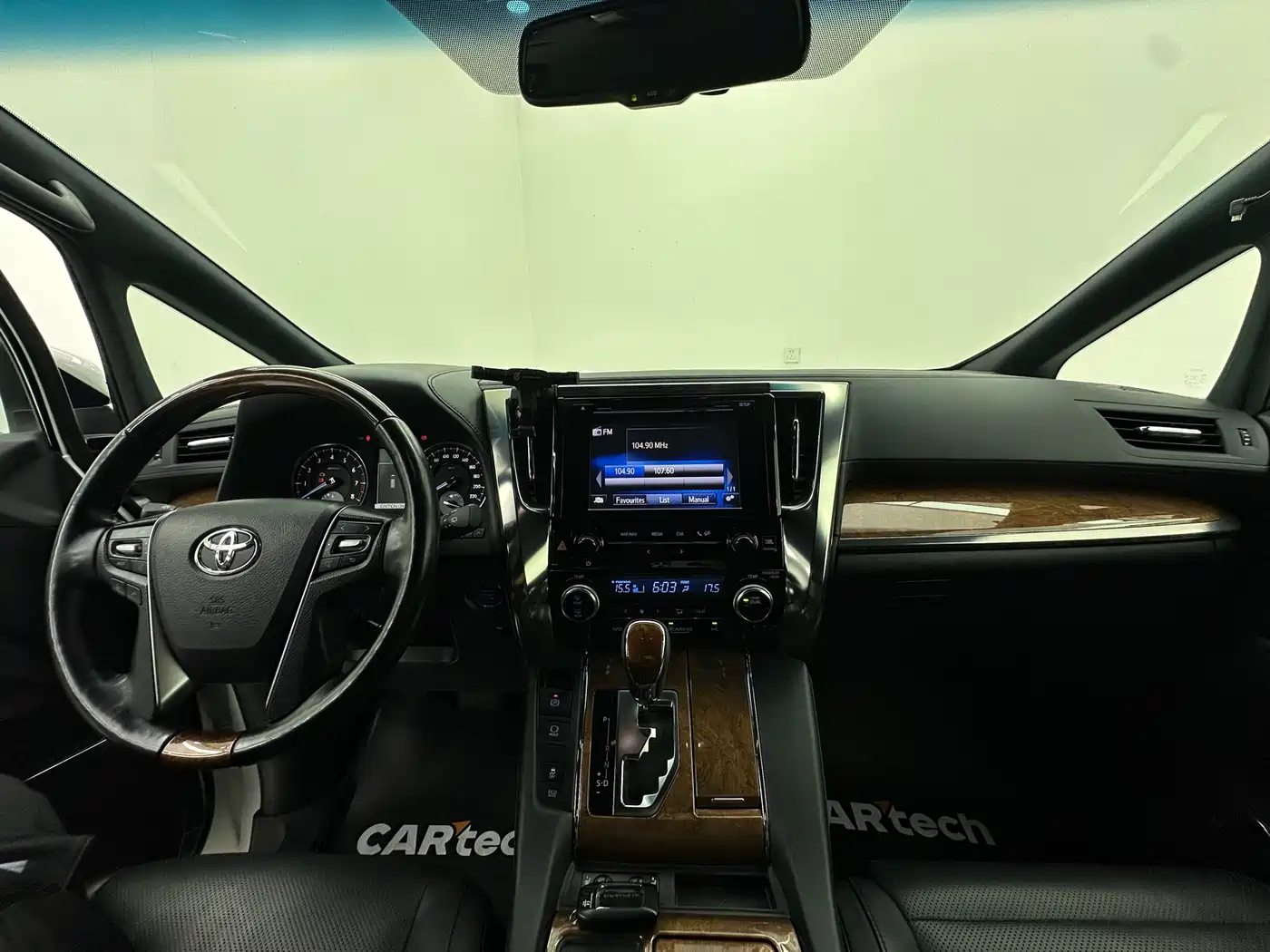 Toyota Alphard 2015 3.5L Premium Edition фото 29