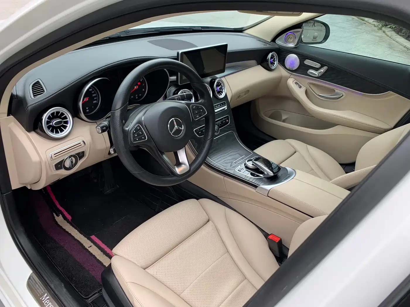 Mercedes-Benz C-Class 2017 Facelift C 200 L Sport Edition фото 3