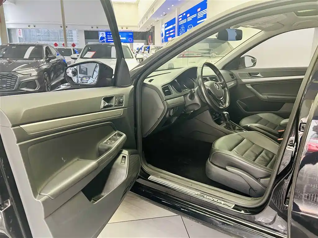 Volkswagen Lavida 2017 230TSI DSG Comfort Edition фото 19