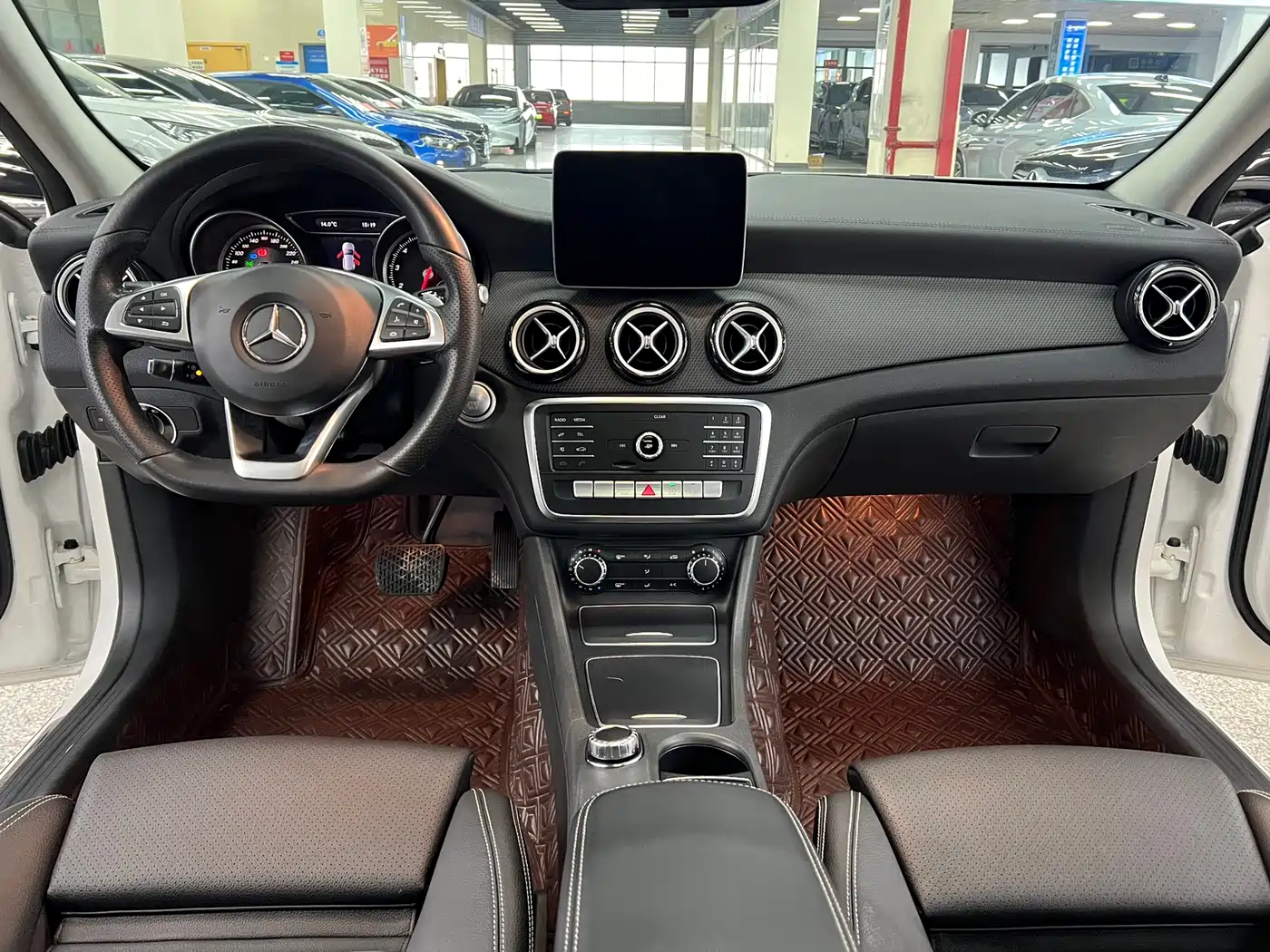 Mercedes-Benz GLA 2019 GLA 200 Fashion фото 6