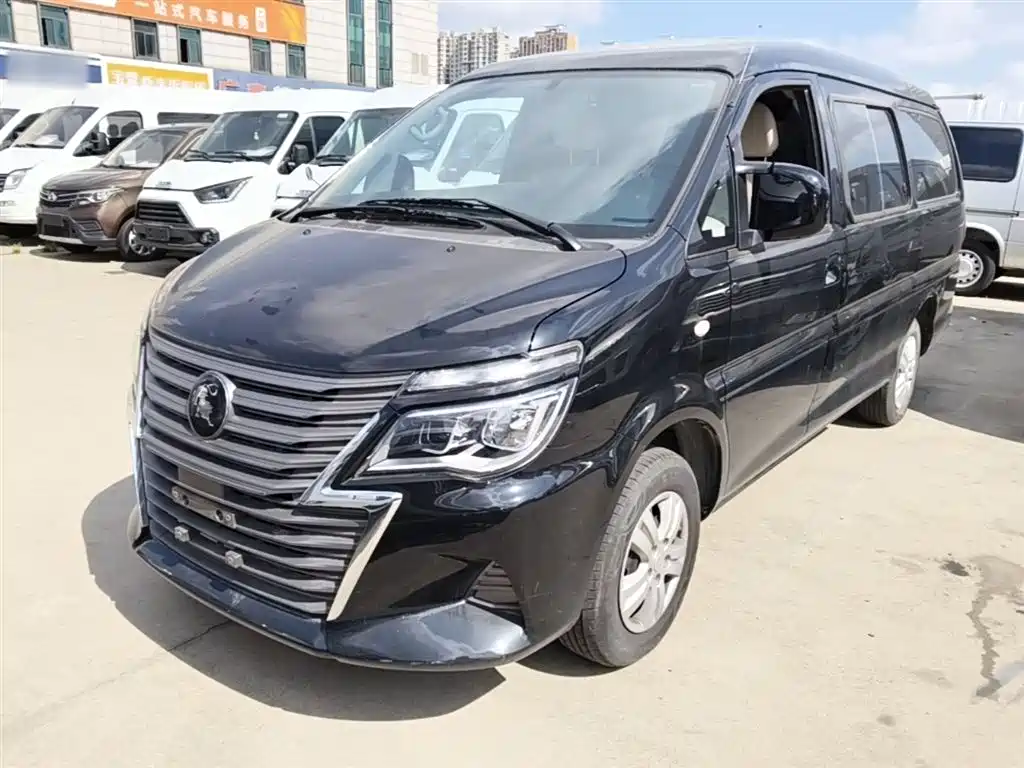 Dongfeng Fengxing Lingzhi 2023 M5L 1.6L Basic 7-seater