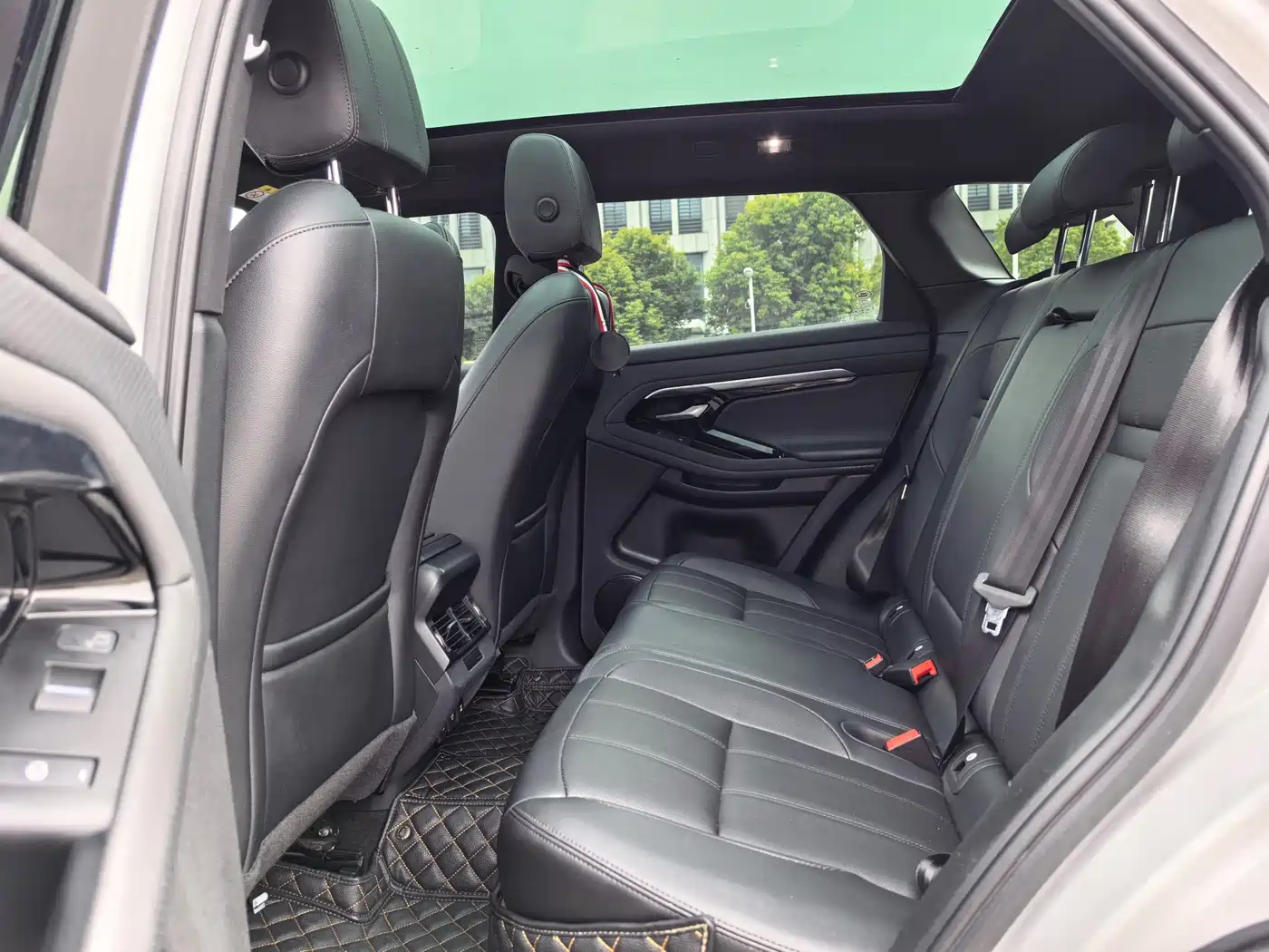 Land Rover Range Rover Evoque 2020 249PS R-DYNAMIC S Sport Edition фото 9
