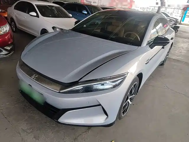 BYD Han L 2025
