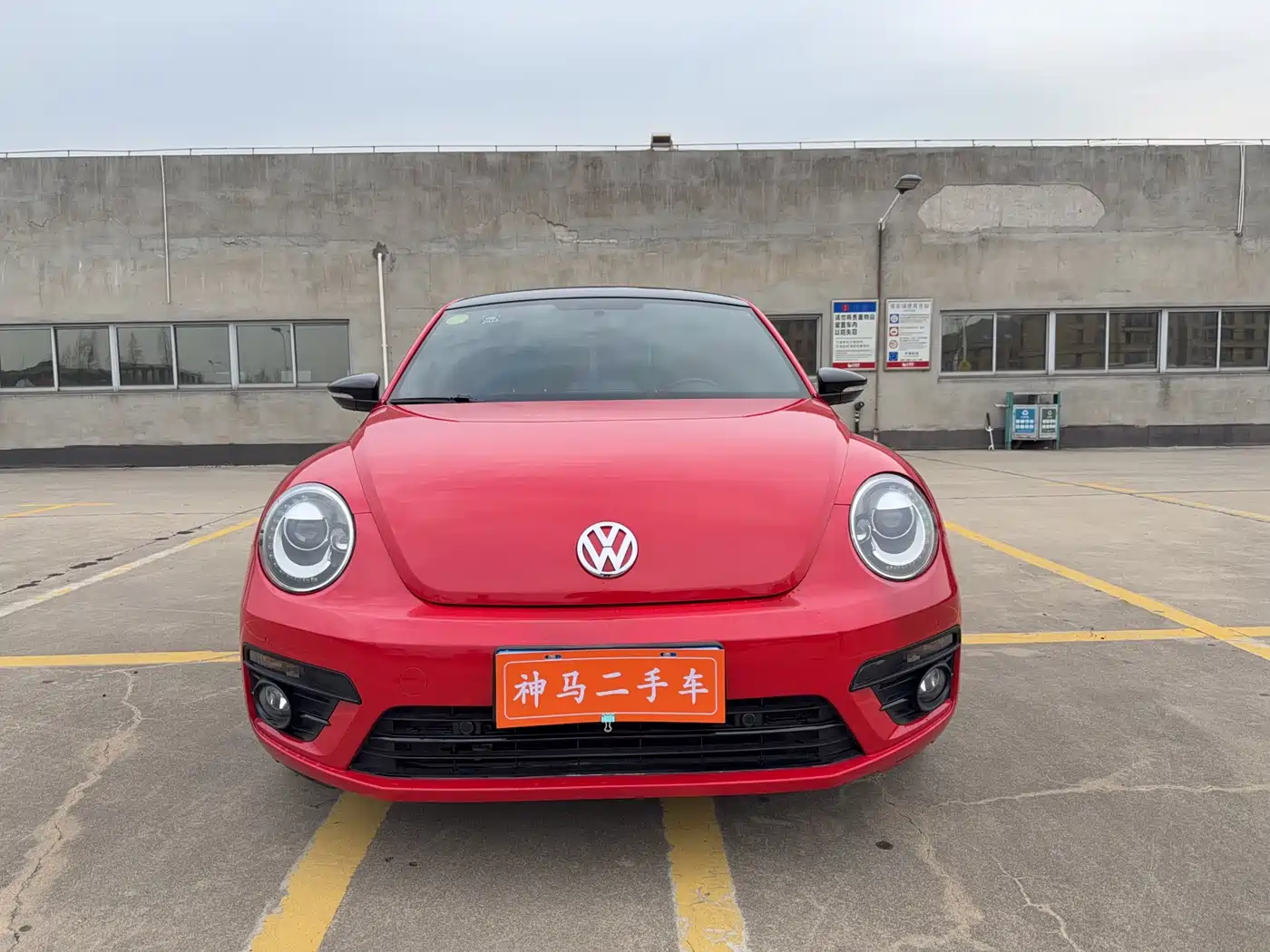 Volkswagen Beetle 2018 180TSI Obsidian Series Special Edition фото 2