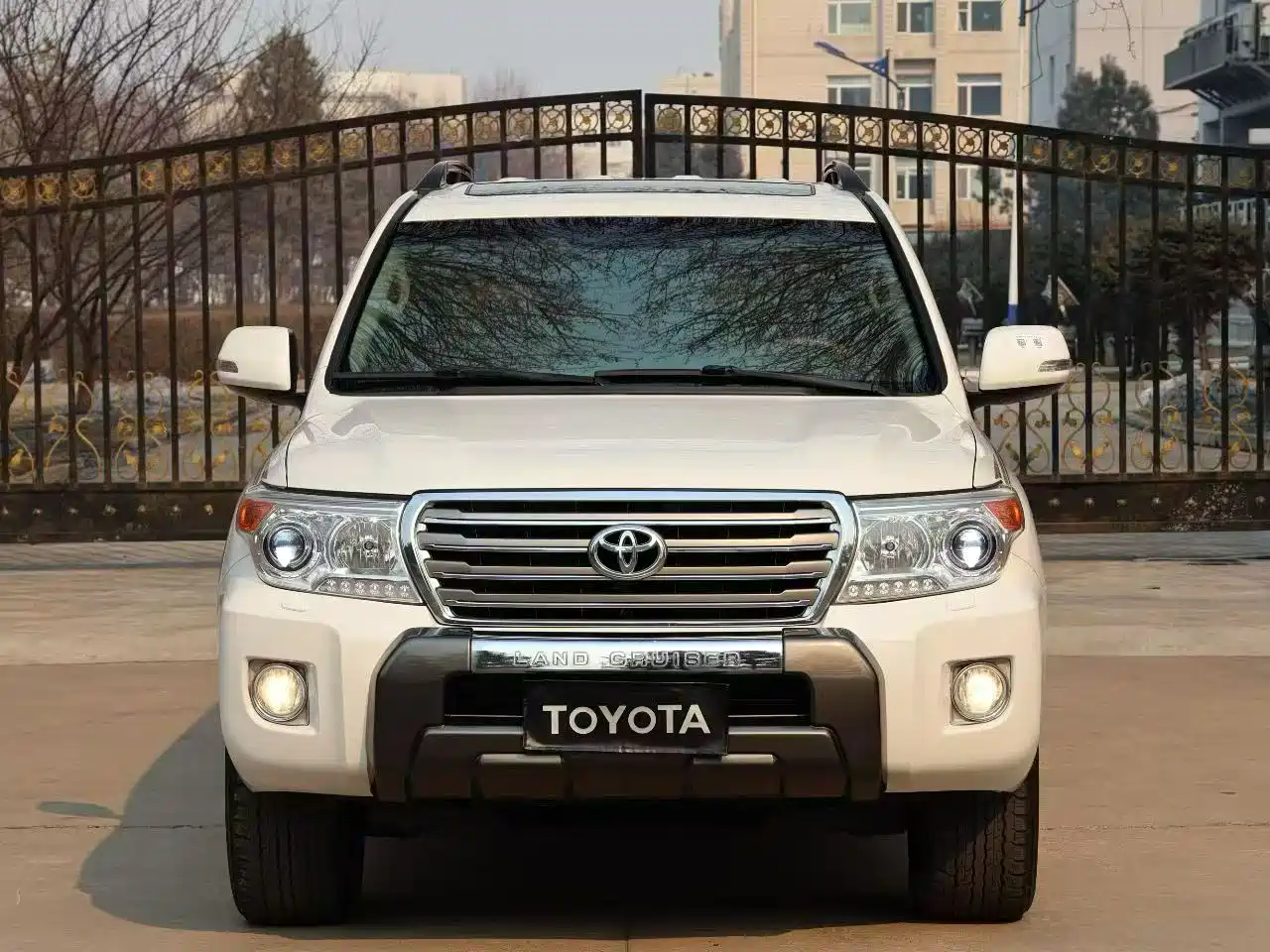 Toyota Land Cruiser 2012 4.0L Automatic VX фото 2