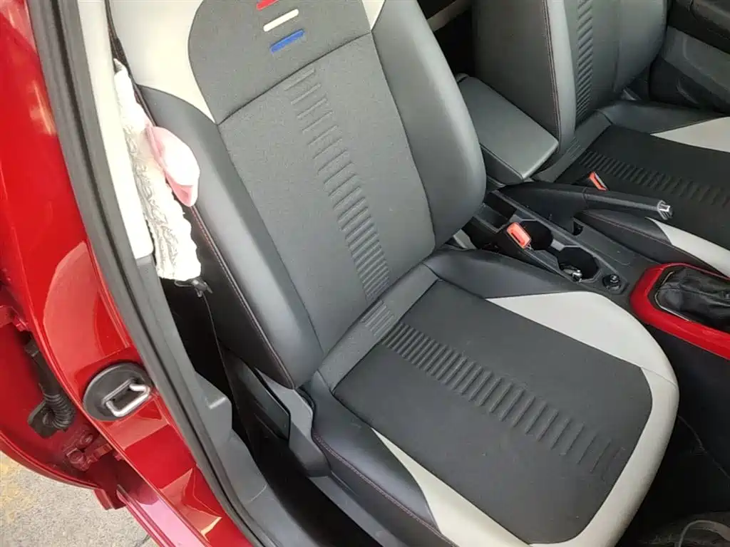 Volkswagen Polo 2021 Plus 1.5L Automatic Colorful Tech Edition фото 25