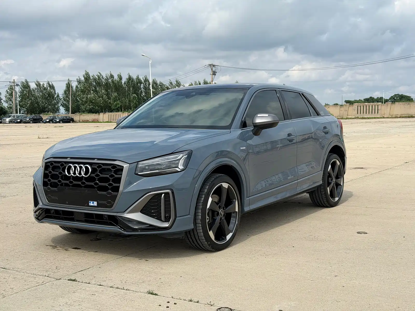 Photo 1 - Audi Q2L