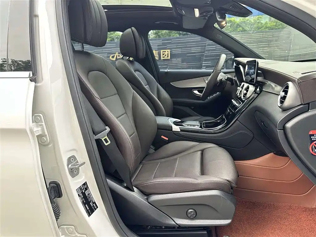 Mercedes-Benz GLC 2021 GLC 260 L 4MATIC Sporty фото 9