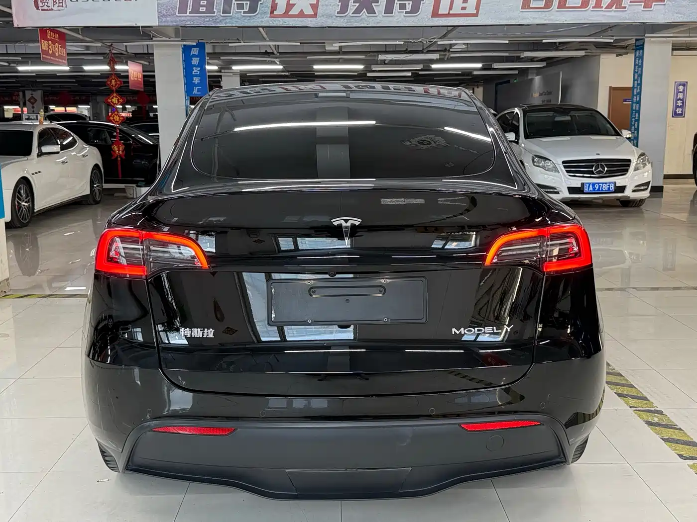 TESLA MODEL Y