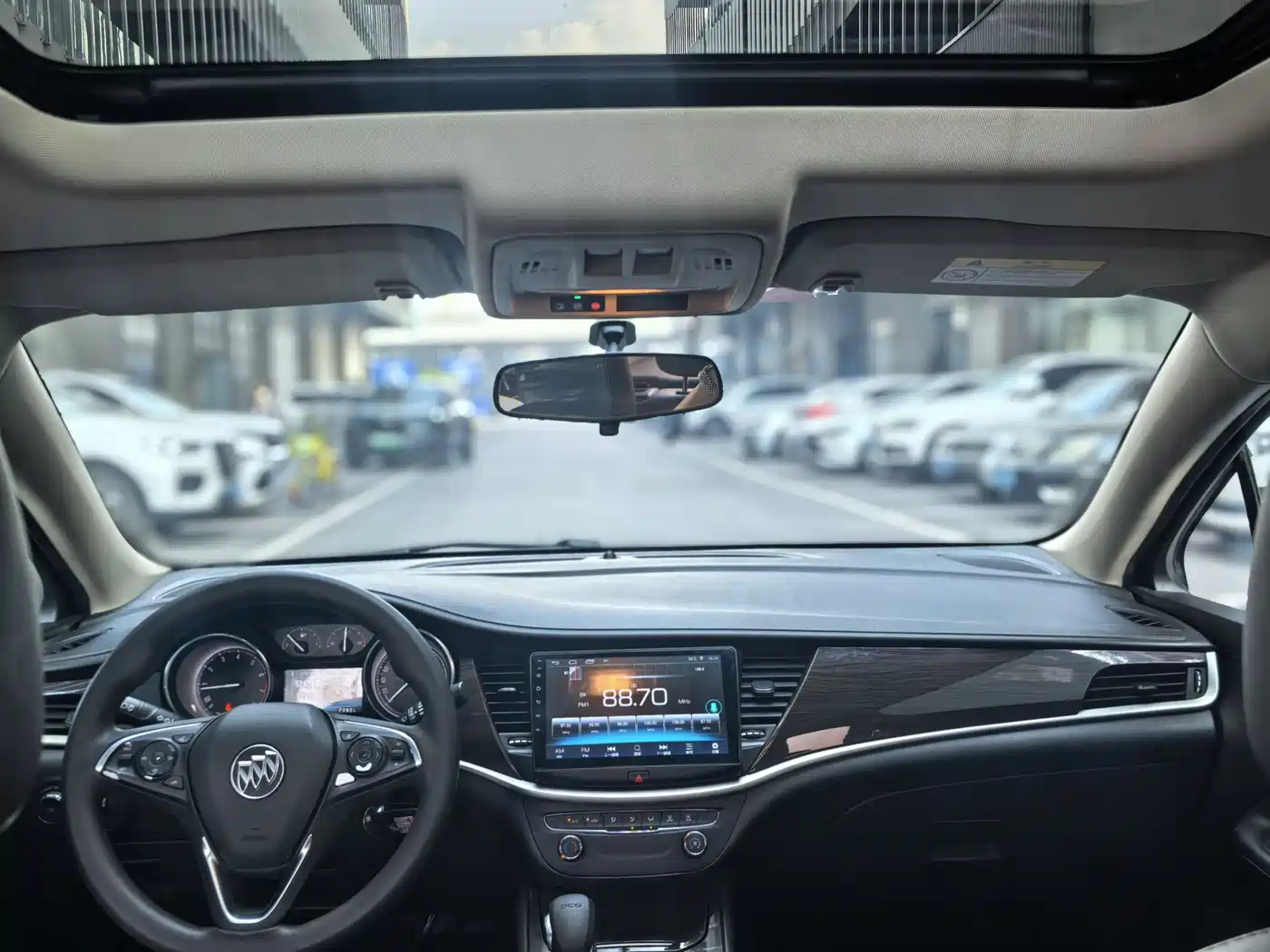 Buick Verano 2019 Sedan 20T Dual Clutch Leading фото 9