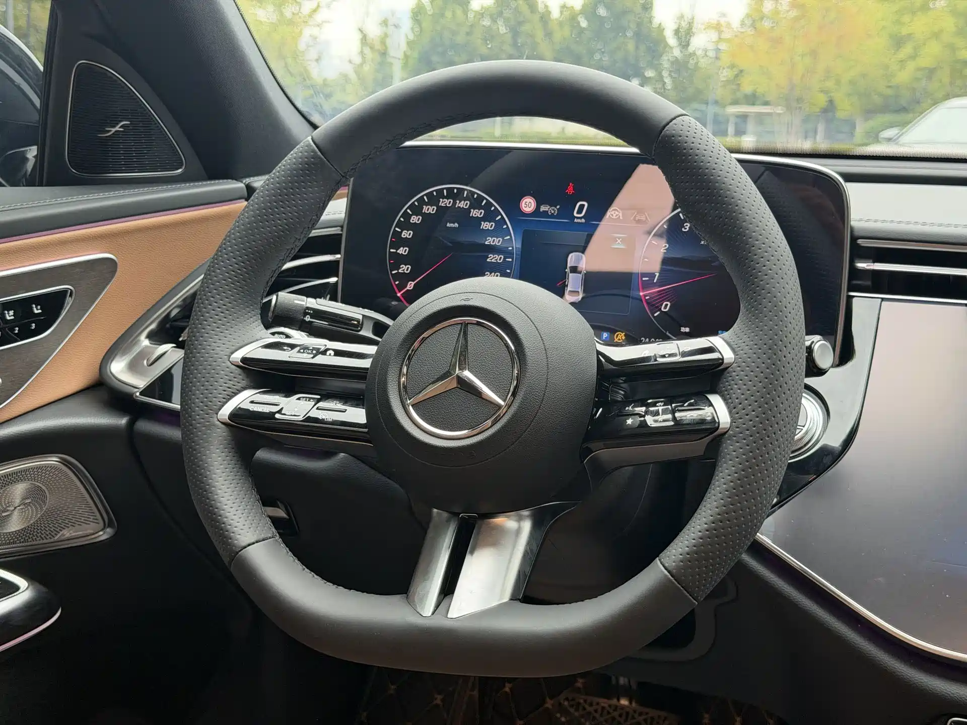 Фото 12 - Mercedes-Benz E-Class