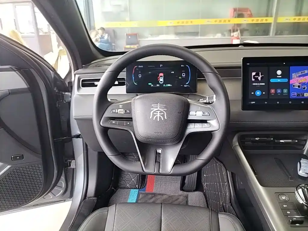 BYD Qin PLUS 2025 DM-i Smart Drive 55KM Leader фото 11