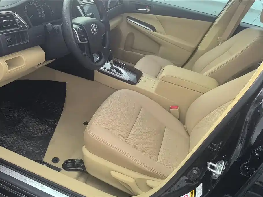 Toyota Camry 2015 2.0E Elite Edition фото 9