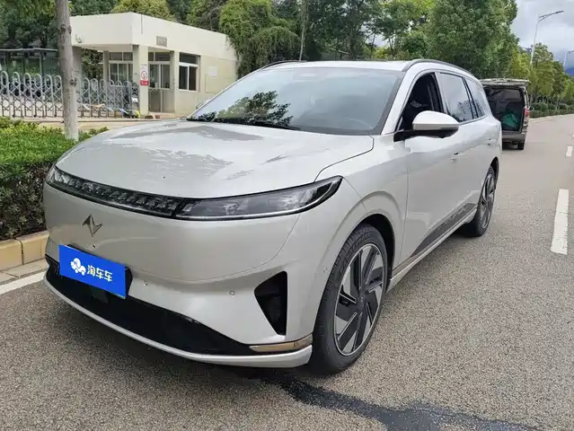 Dongfeng Yipai eπ008 2024