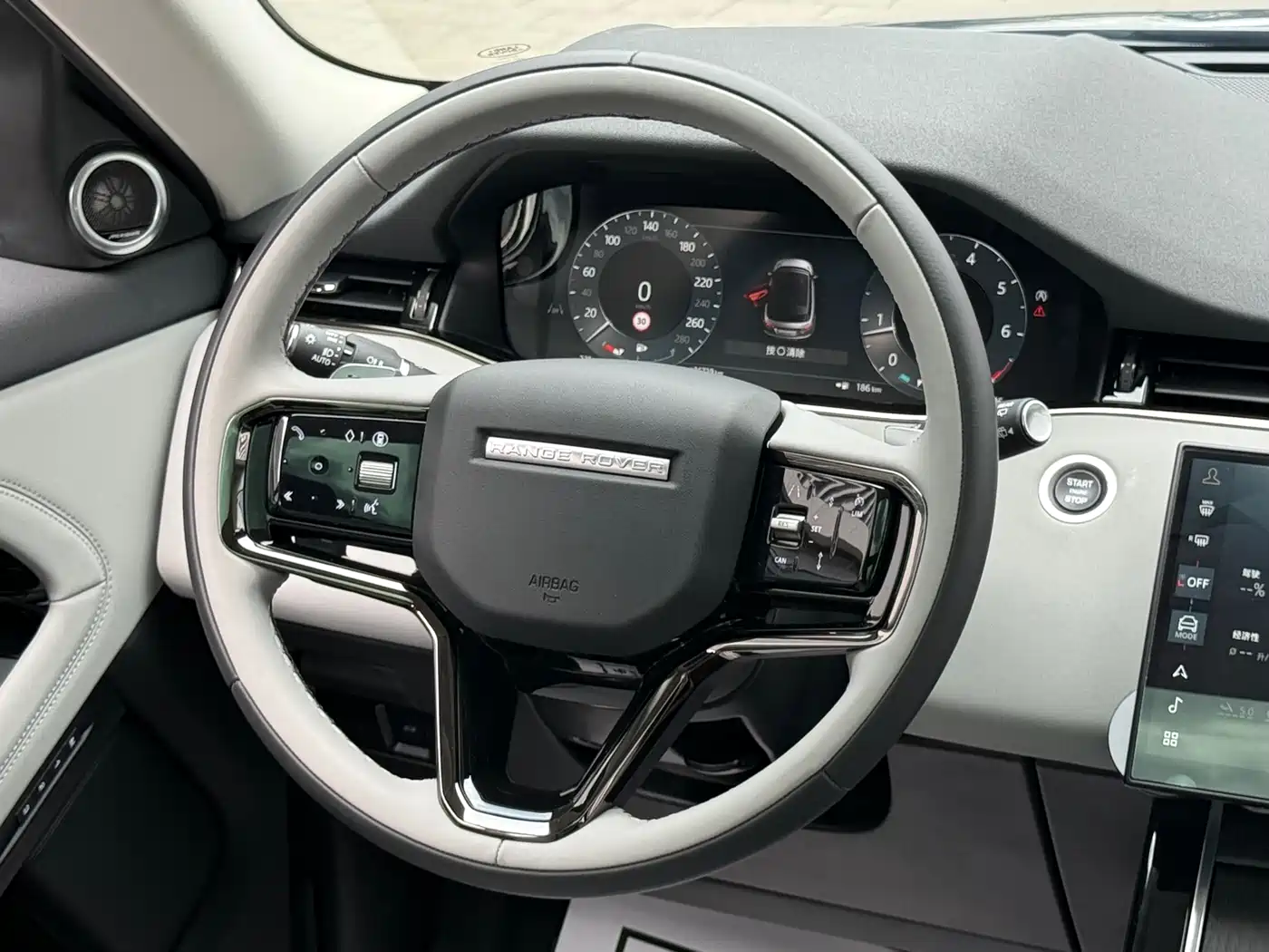 Land Rover Range Rover Evoque 2024 Range Rover Evoque L 249PS Light Master Edition фото 25