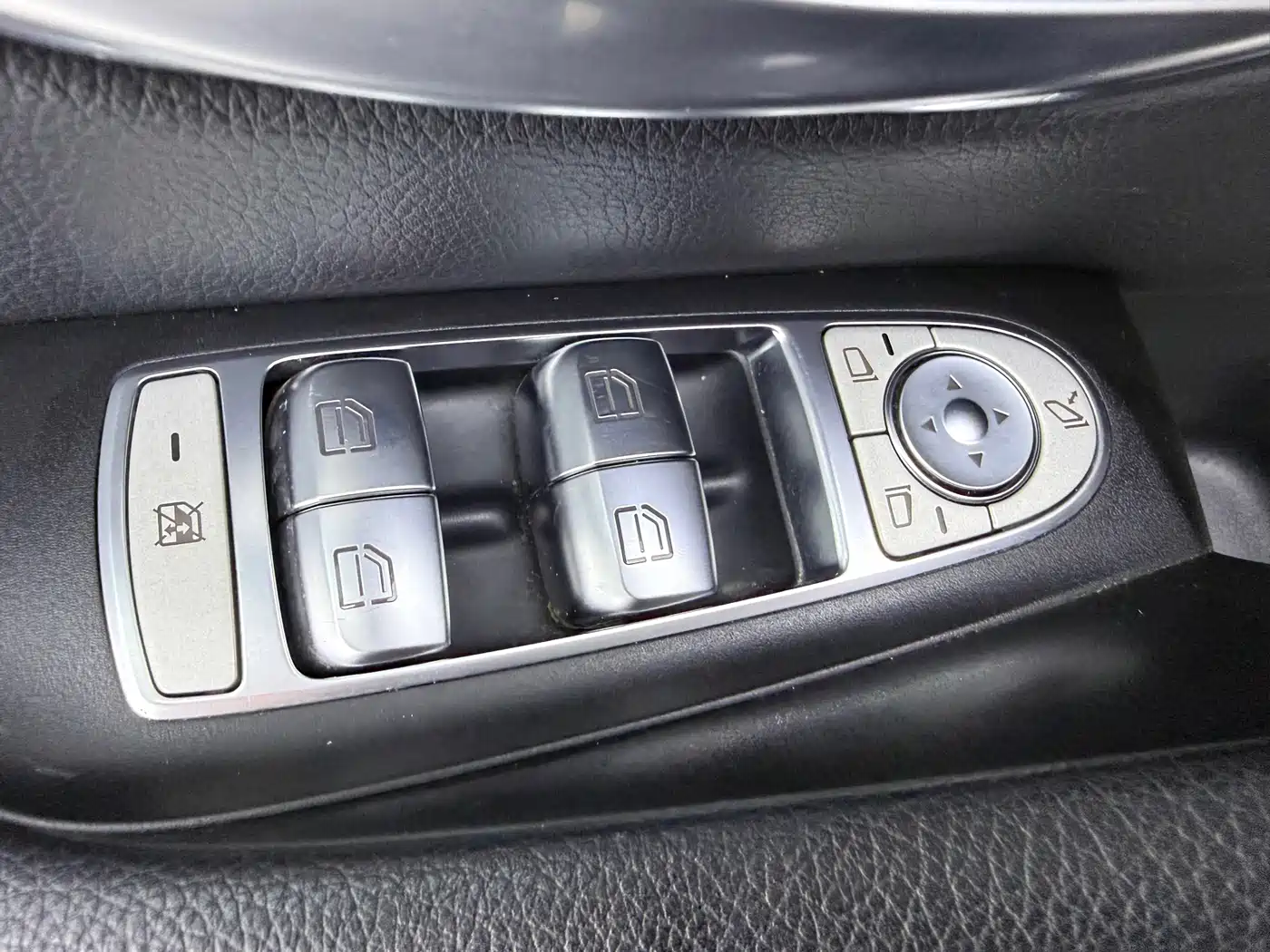 Mercedes-Benz E-Class 2018 E 200 L фото 17