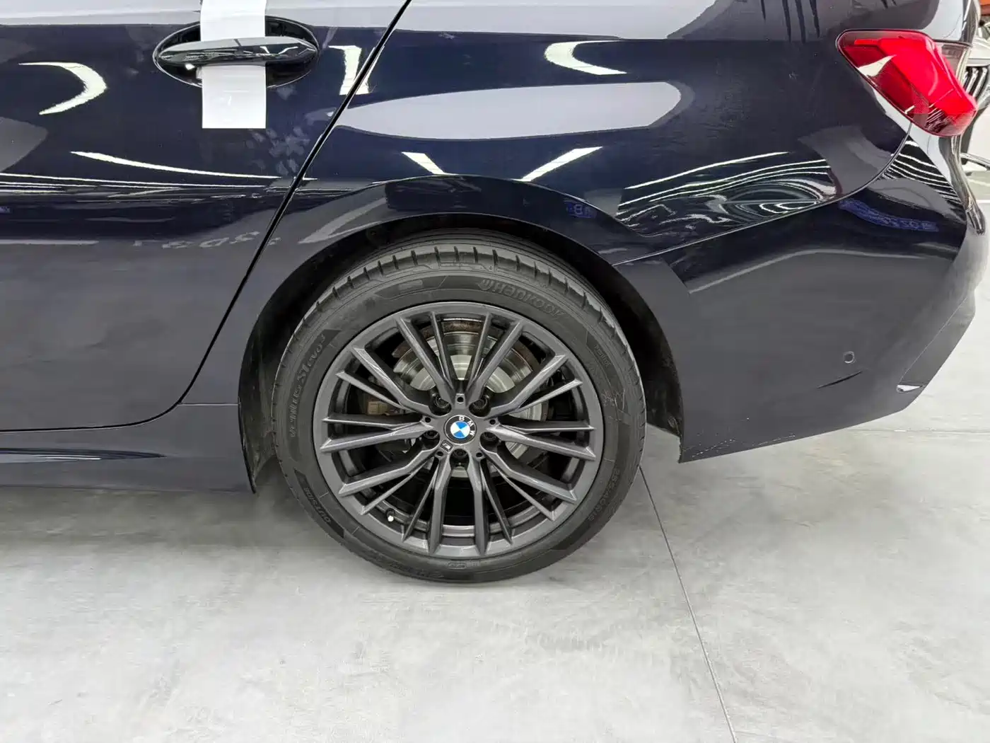 BMW 3 Series 2022 325Li M Sport Shadow Edition фото 13