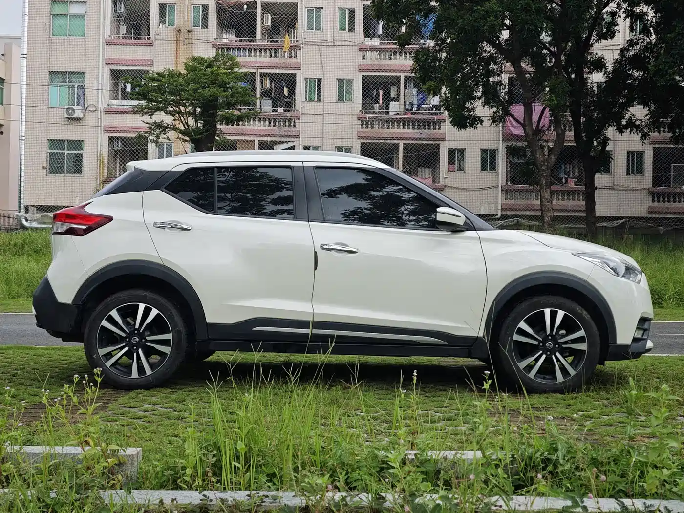 Nissan Kicks 2019 2019 1.5L CVT Smart Connect Luxury Edition