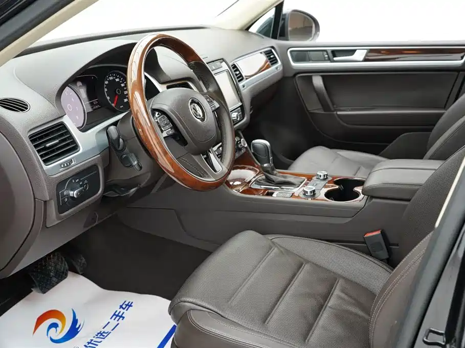 Volkswagen Touareg 2011 3.0TSI Comfort фото 5