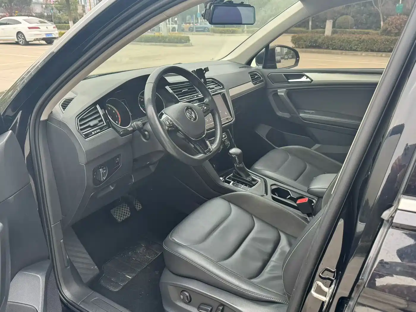 Volkswagen Tiguan L 2019 330TSI Automatic 2WD Panorama Comfort Edition China VI фото 6
