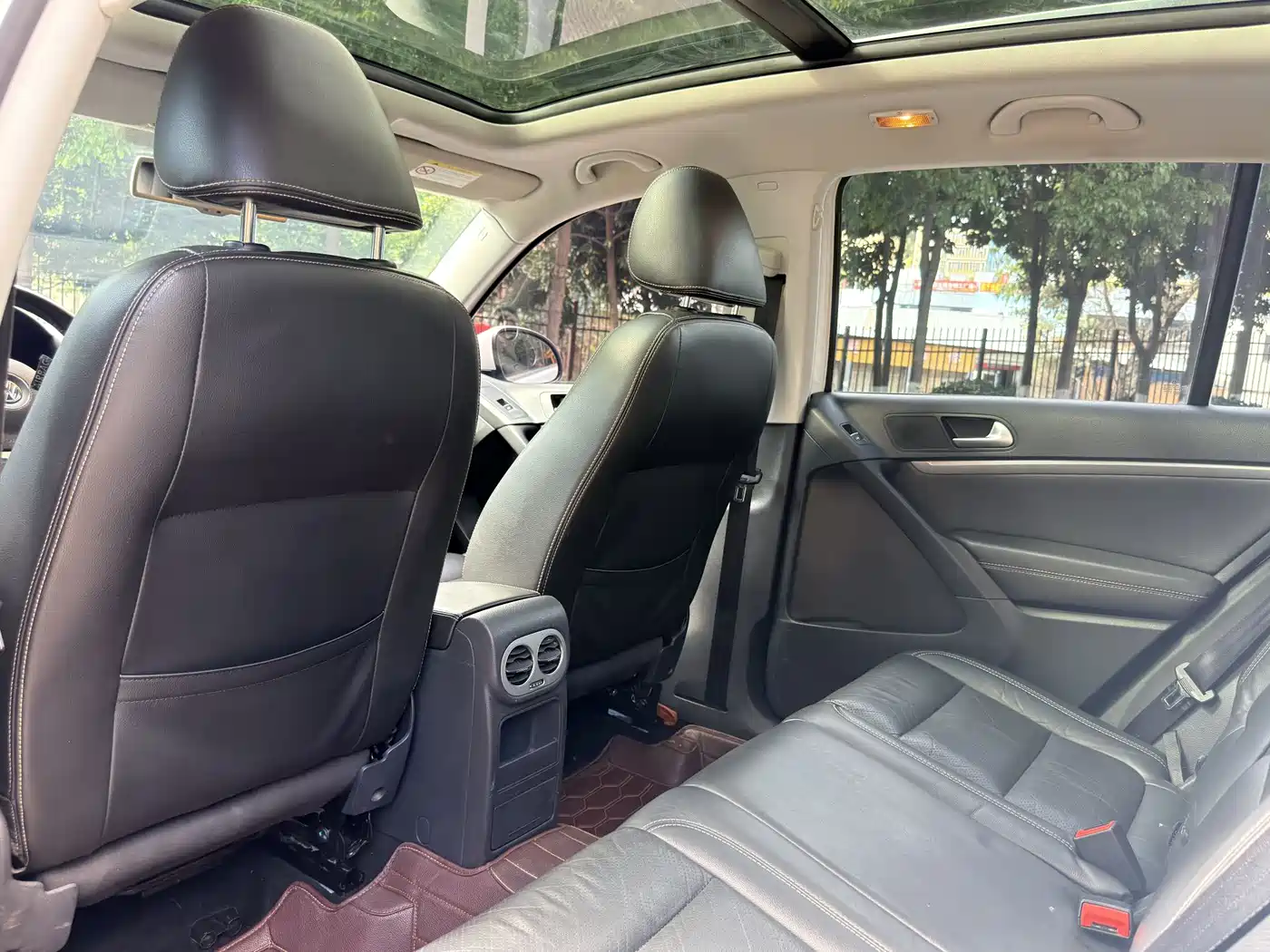 Volkswagen Tiguan 2016 Model 330TSI Automatic 4WD Luxury Edition фото 14