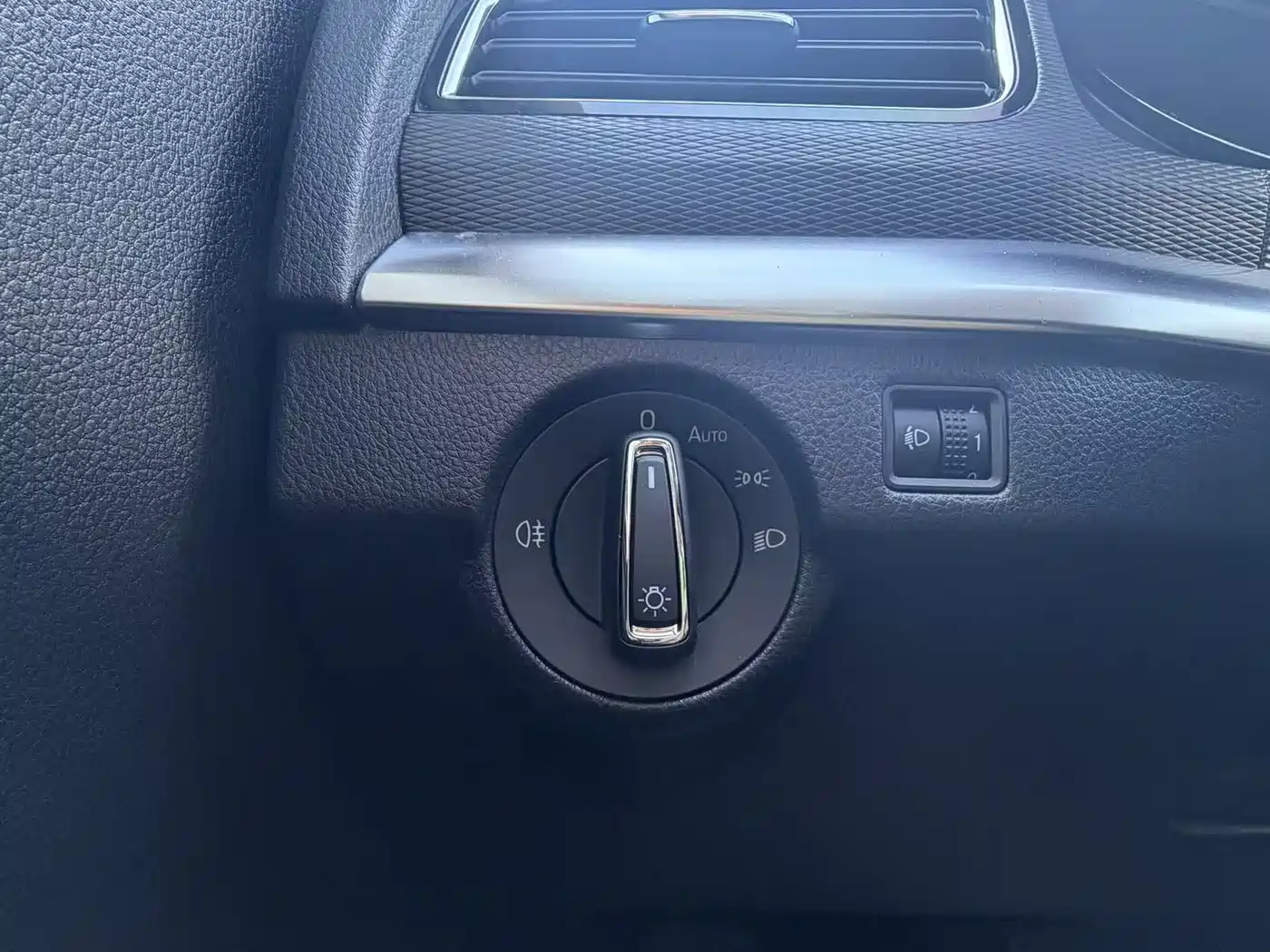 Škoda Kamiq 2023 Facelift 1.5L Auto Comfort Edition фото 21