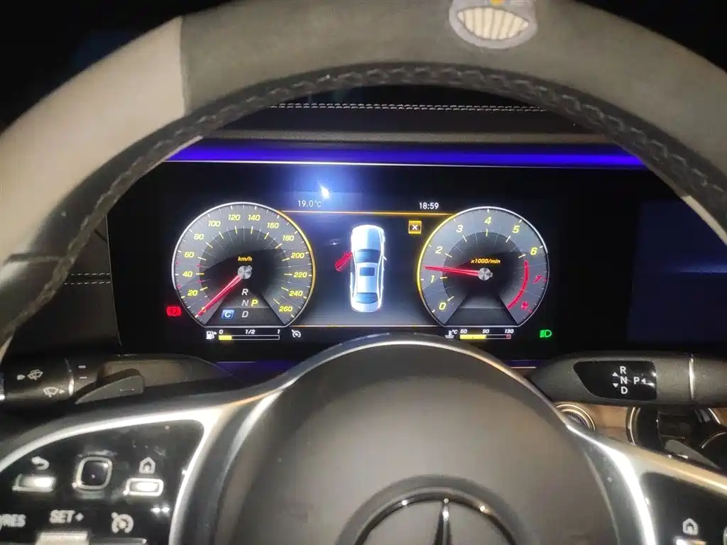 Mercedes-Benz E-Class 2020 E 300 L Luxury Model фото 7