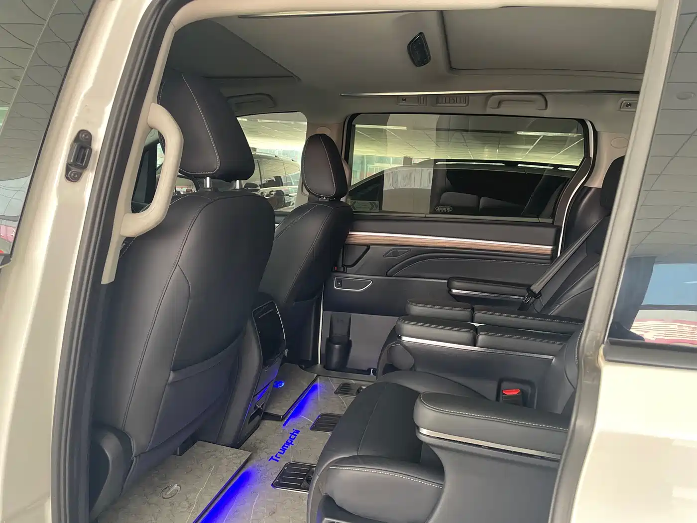 GAC Trumpchi Trumpchi M8 2021 Leading Show Series 390T Ultimate Edition фото 10