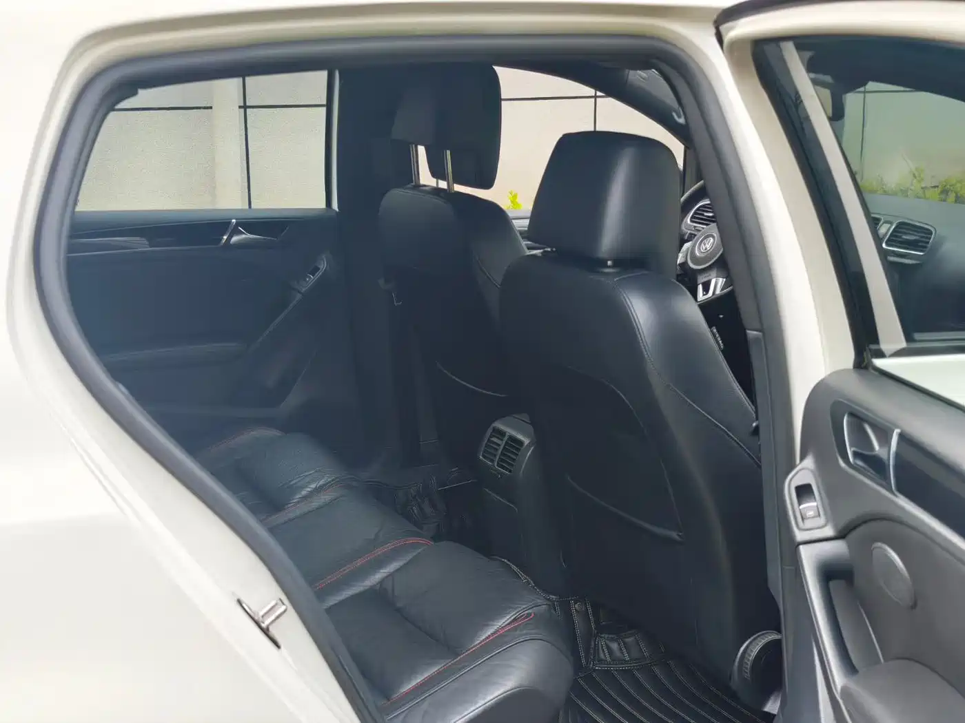 Volkswagen Golf GTI 2012 2.0TSI GTI фото 15