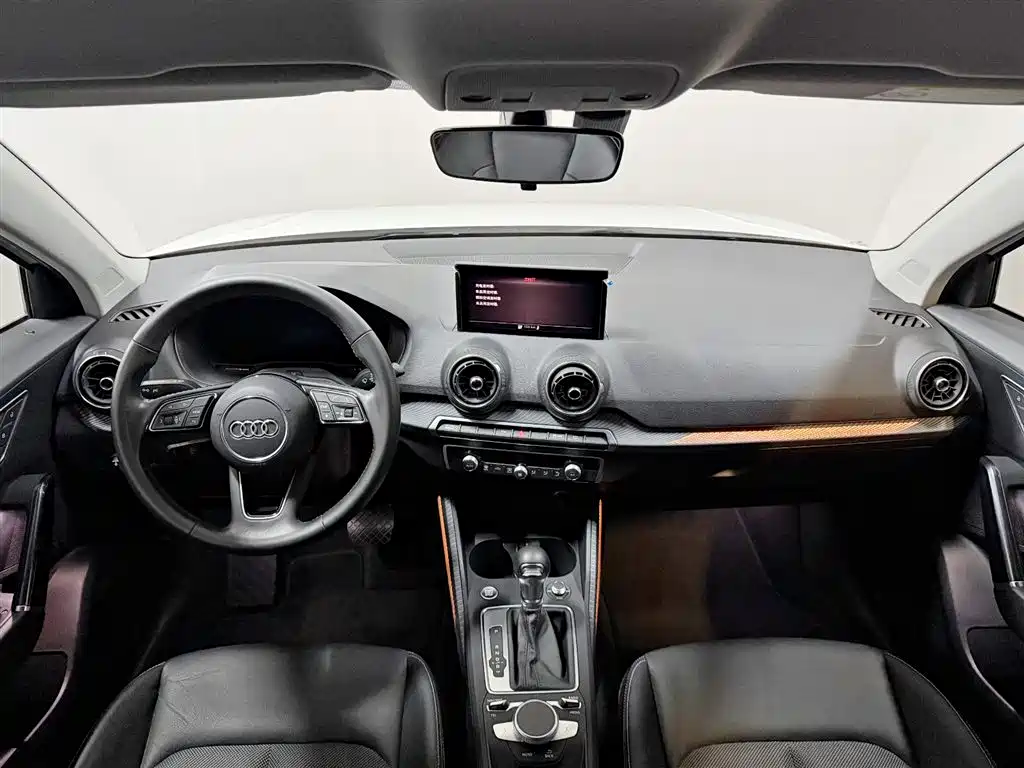 AUDI Q2L E-TRON