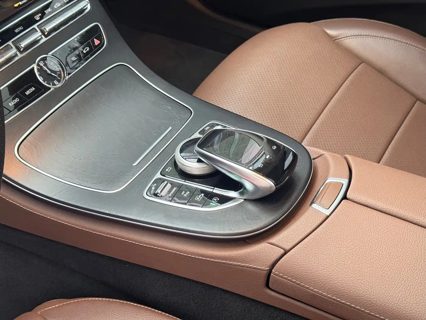 Mercedes-Benz E-Class 2018 E 300 L Sport Fashion фото 12