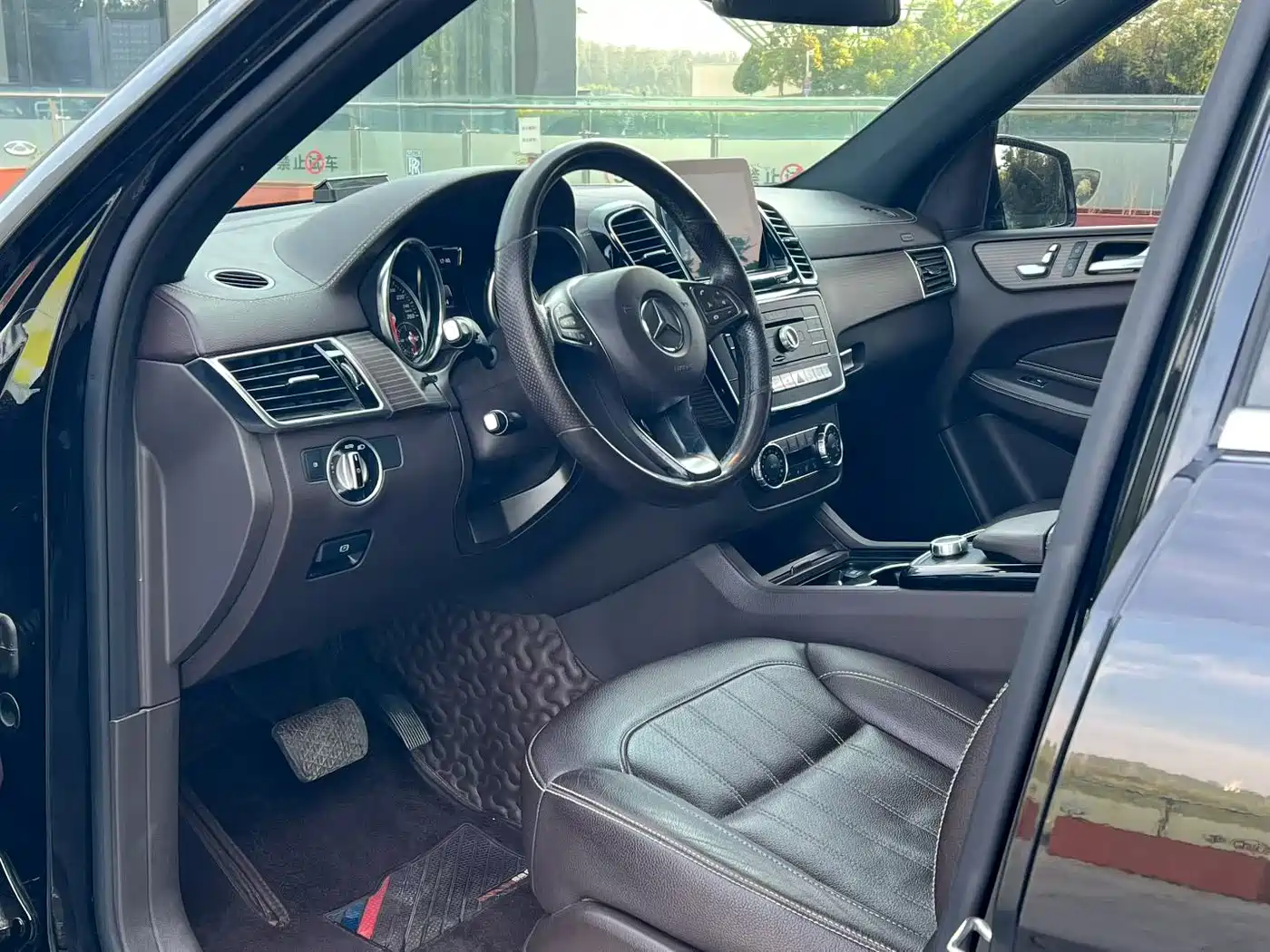 Mercedes-Benz GLE 2019 GLE 320 4MATIC Dynamic Ultimate Edition фото 4
