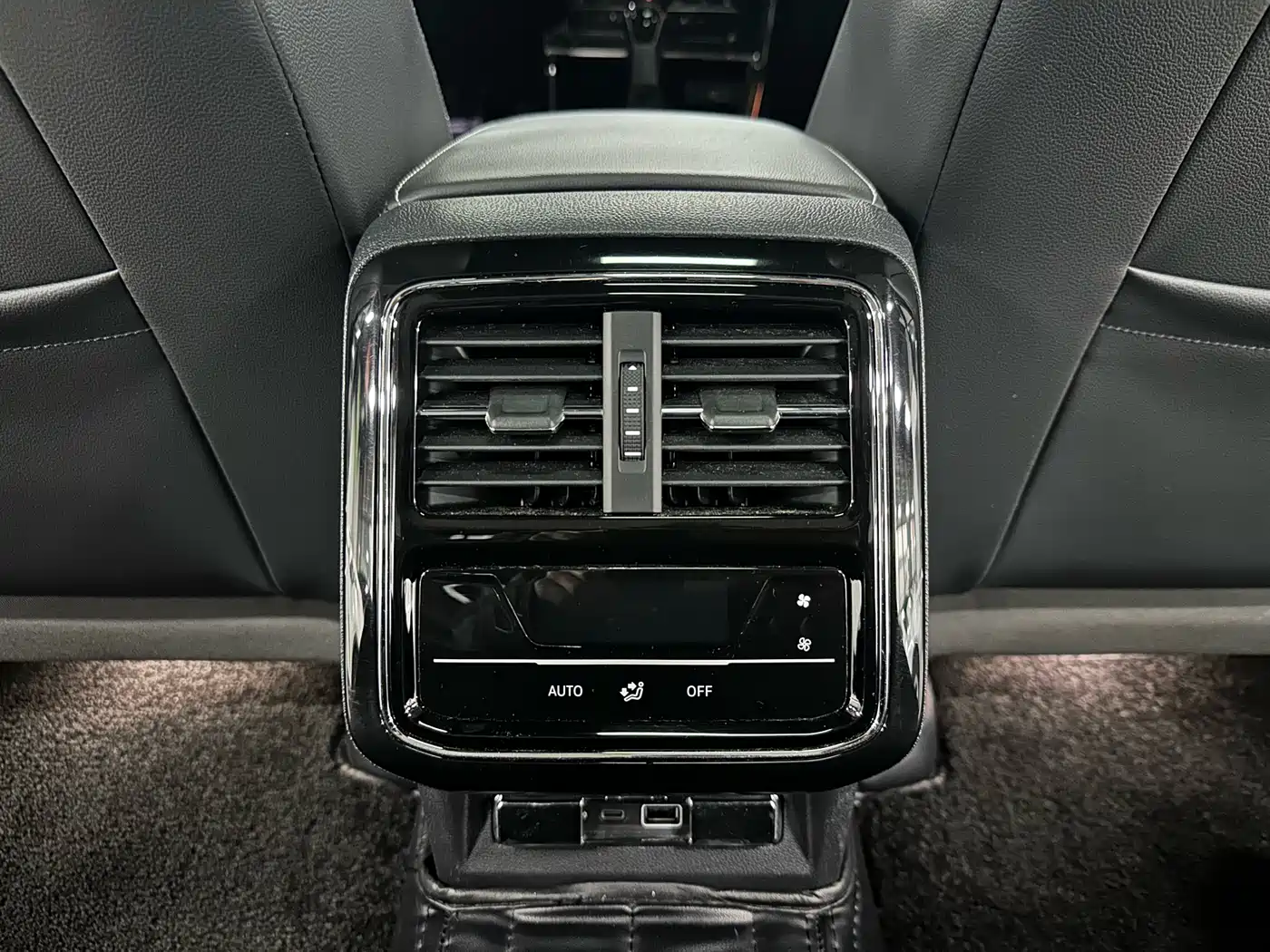 Volkswagen Passat New Energy 2022 430PHEV Hybrid Luxury Edition фото 14