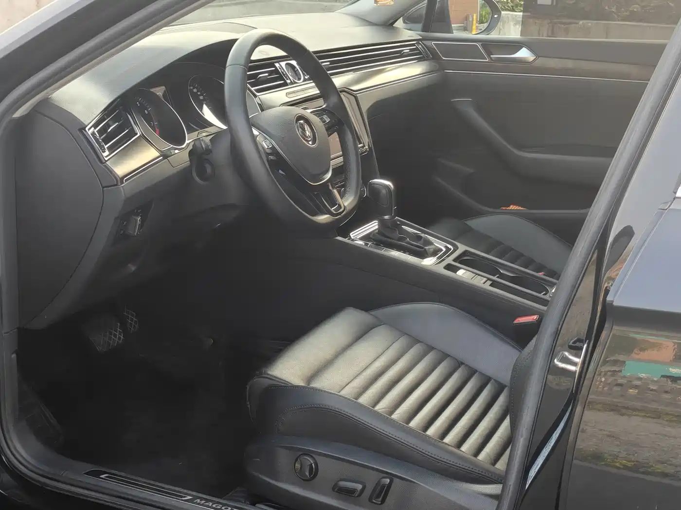 Volkswagen Magotan 2019 330TSI DSG Luxury China V фото 14